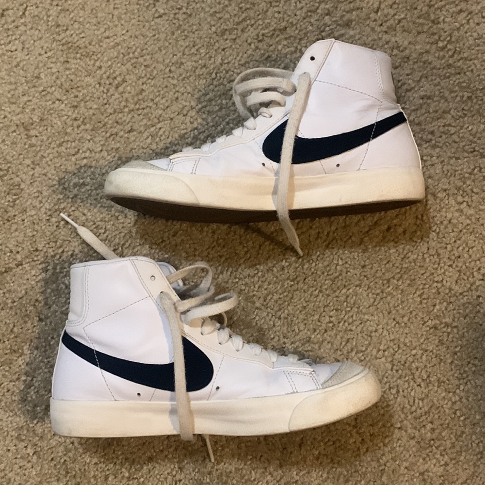 Women’s Nike Blazer Mid 77 Size 8.5 W/7 M